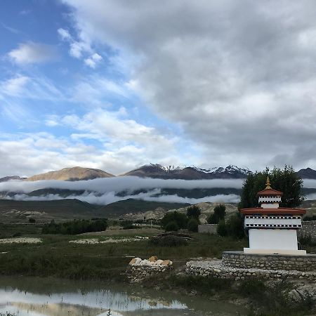 Royal Mustang Resort Nāmbo Esterno foto