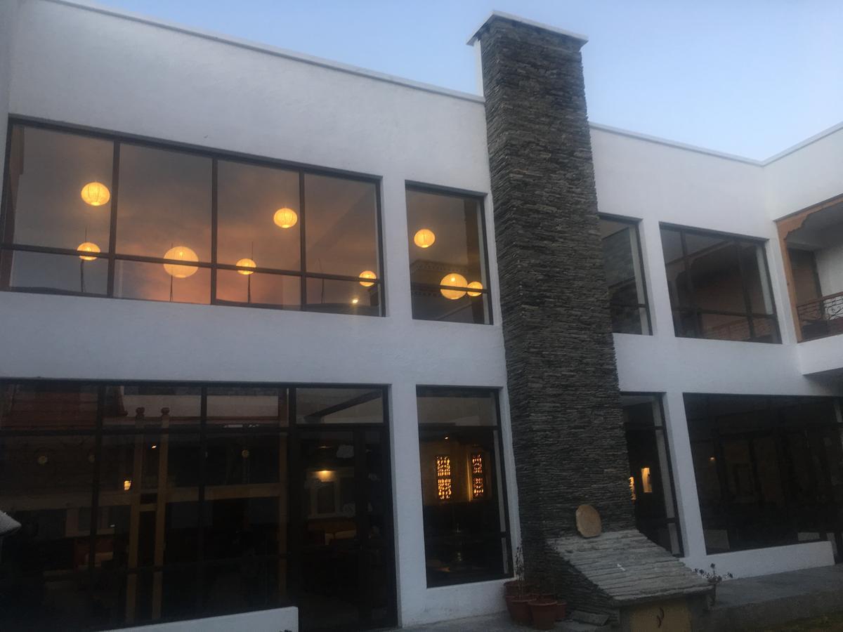 Royal Mustang Resort Nāmbo Esterno foto